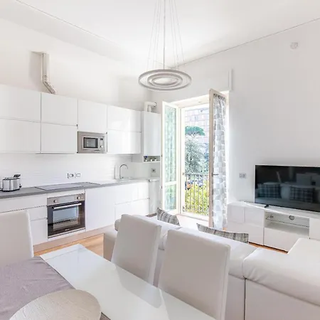 Apartment Elena House *