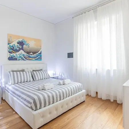 Elena House Βιαρέτζιο