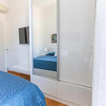 Elena House Apartment