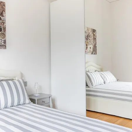 Elena House Apartment